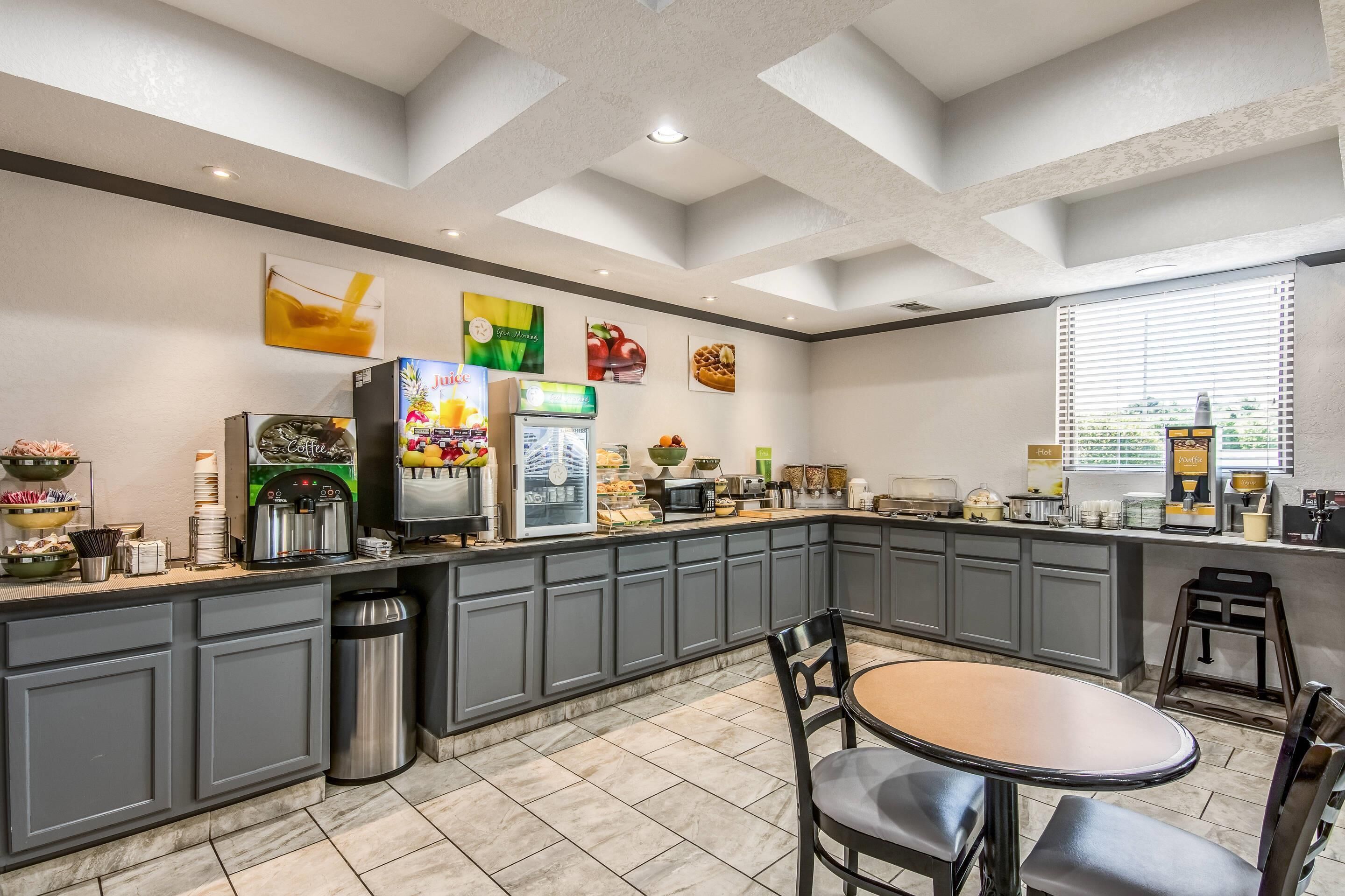 free buffet breakfast