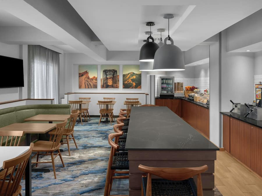 Café da manhã com buffet grátis