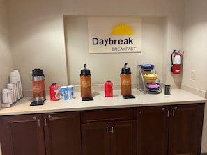 Free daily on-the-go breakfast - Days Inn by Wyndham Chiefland (Chiefland)