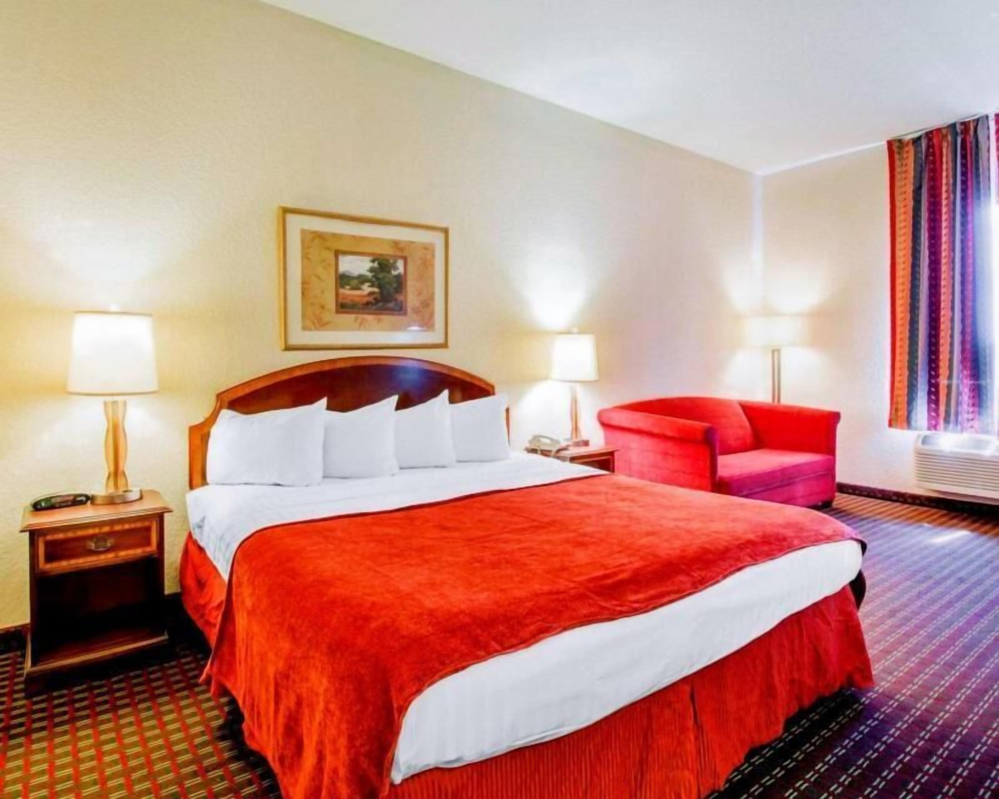 1 bedroom, desk, iron/ironing board, free WiFi