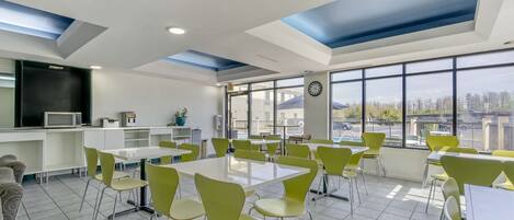 Desayuno continental incluido todos los días