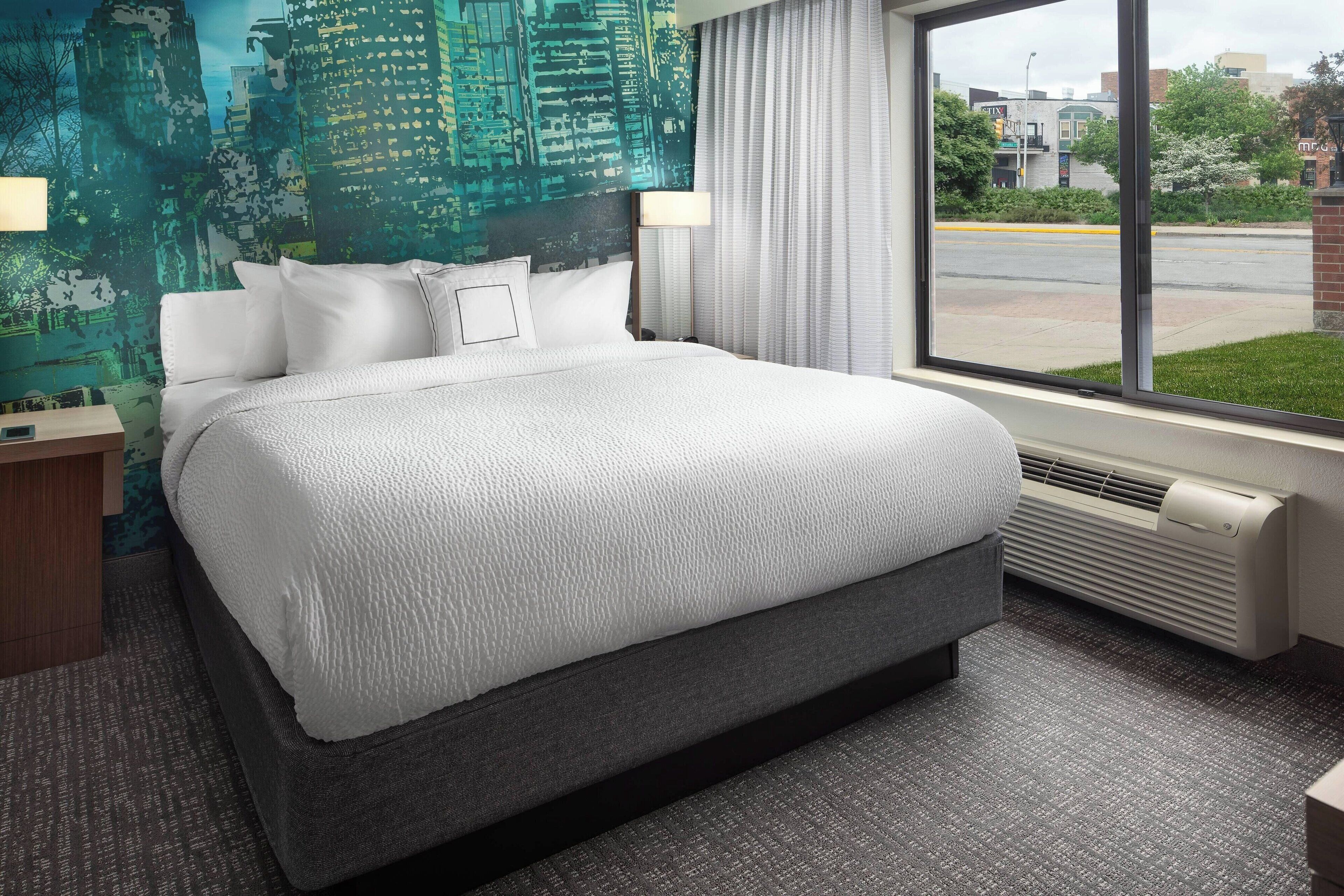 1 bedroom, in-room safe, desk, blackout curtains