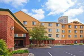 Exterior - Courtyard by Marriott Indianapolis at the Capitol (Indianapolis)