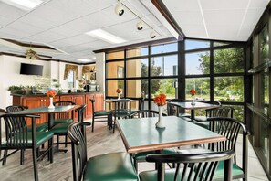 Breakfast area - Quality Inn Russellville (Russellville)