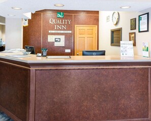 Lobby - Quality Inn Lakeville North (Lakeville)