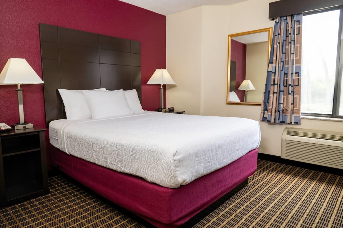 Caja de seguridad en la habitación y escritorio