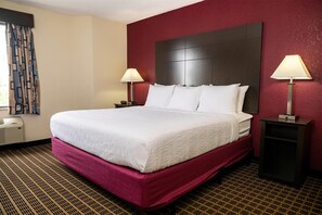 Room, 1 King Bed, Non Smoking | In-room safe, desk, laptop workspace, blackout curtains - Baymont Inn & Suites by Wyndham Mukwonago (Mukwonago)