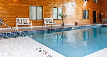 Baymont Inn & Suites by Wyndham Mukwonago