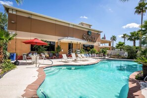 Outdoor pool - Quality Inn & Suites Seabrook - NASA - Kemah (Seabrook)