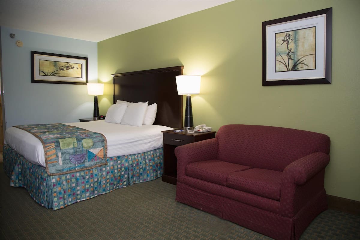 Business Room, 1 King Bed, Non Smoking, Microwave