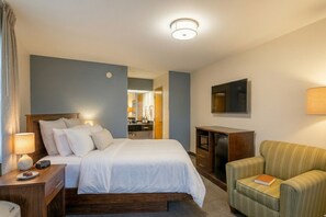 In-room safe, iron/ironing board, free WiFi, bed sheets - Townhouse Fort Walton Beach Hurlburt Field (Mary Esther)