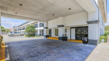 Entrada al alojamiento