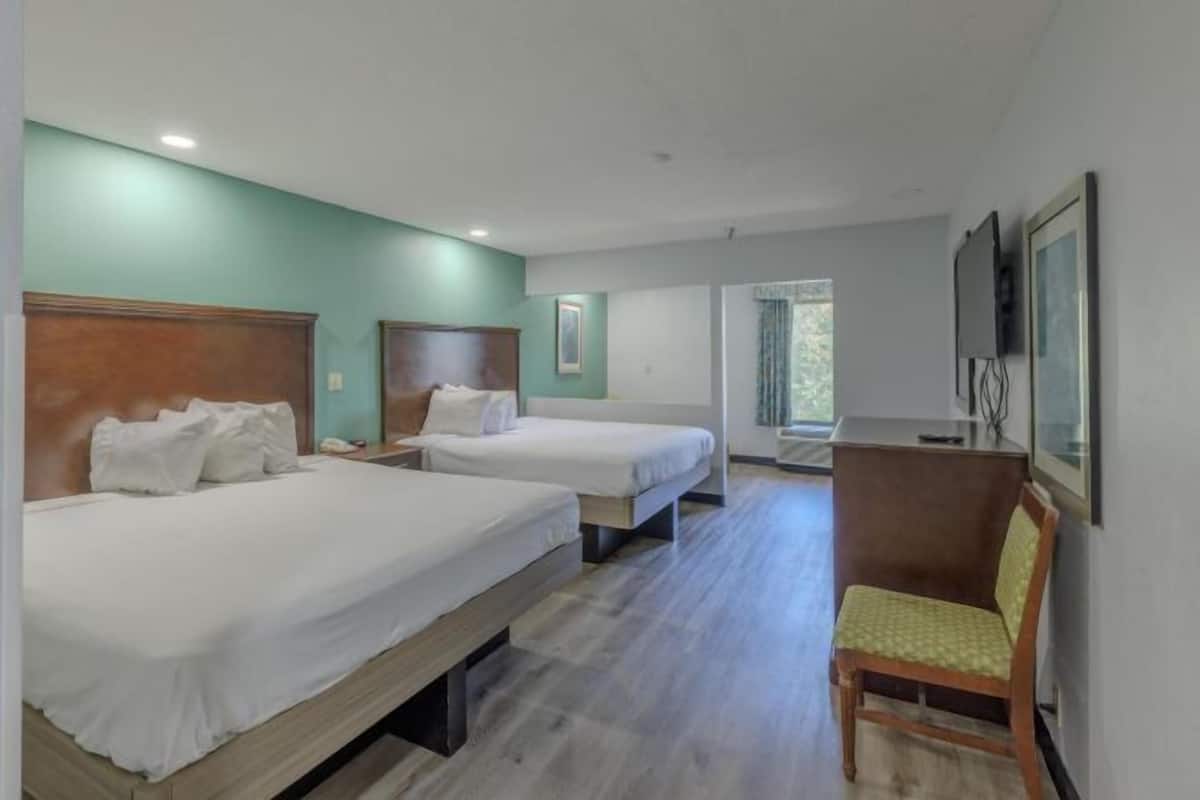 In-room safe, iron/ironing board, free WiFi, bed sheets