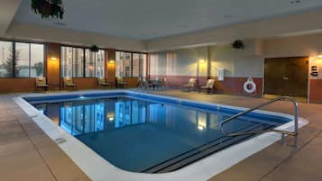 Una piscina cubierta