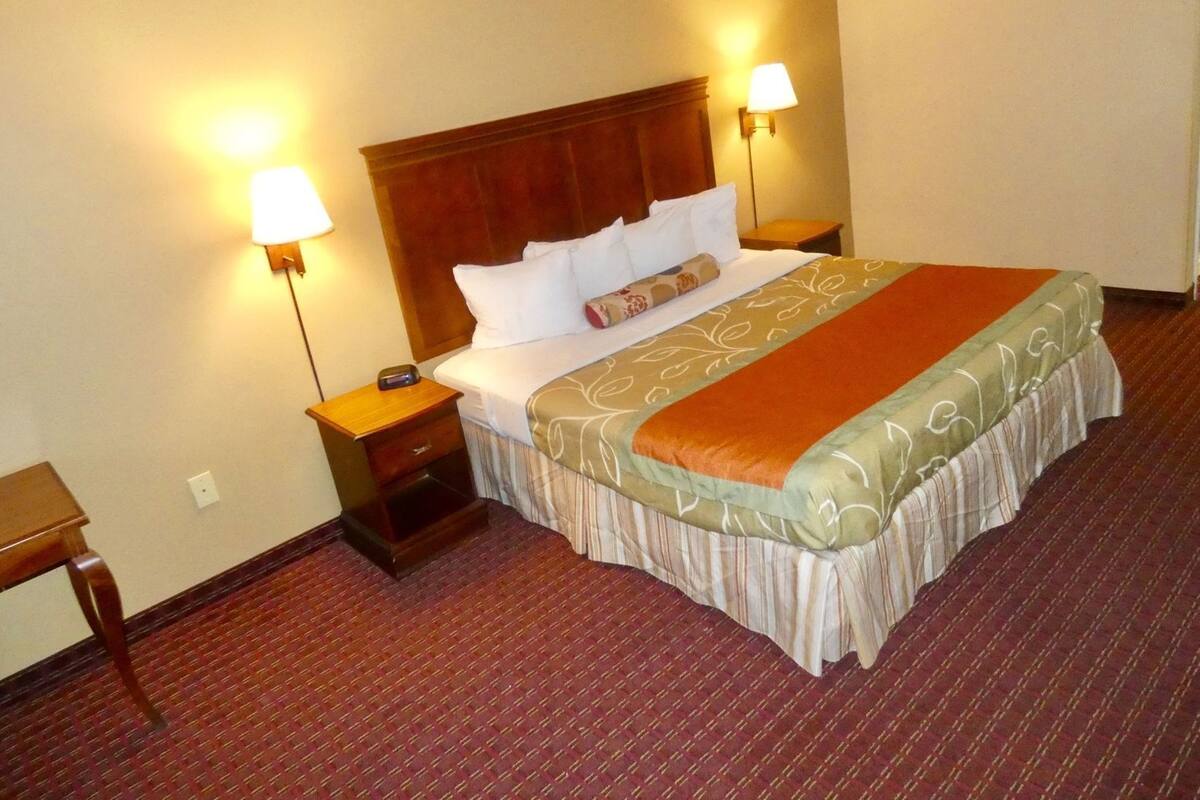 Iron/ironing board, rollaway beds, free WiFi, alarm clocks