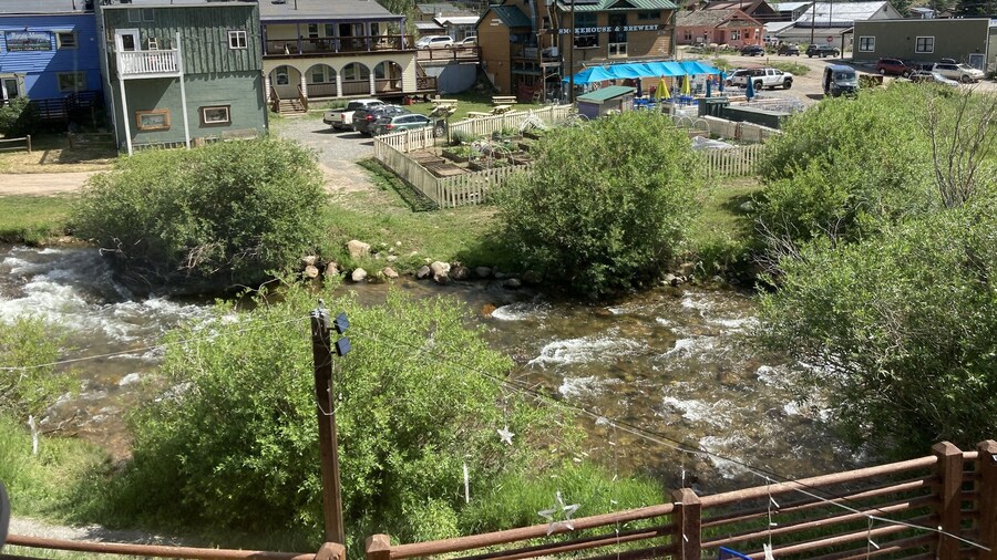 The Boulder Creek Lodge