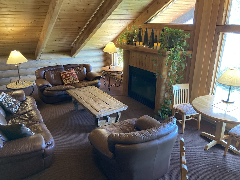 Boulder Creek Lodge by null