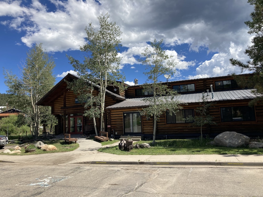 Boulder Creek Lodge by null