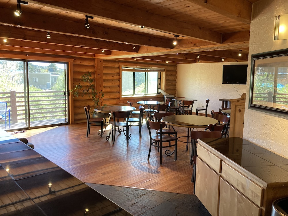 Boulder Creek Lodge by null