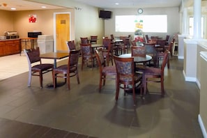 Free daily buffet breakfast