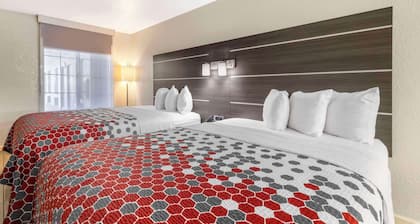 Econo Lodge Inn & Suites Near Lackland AFB