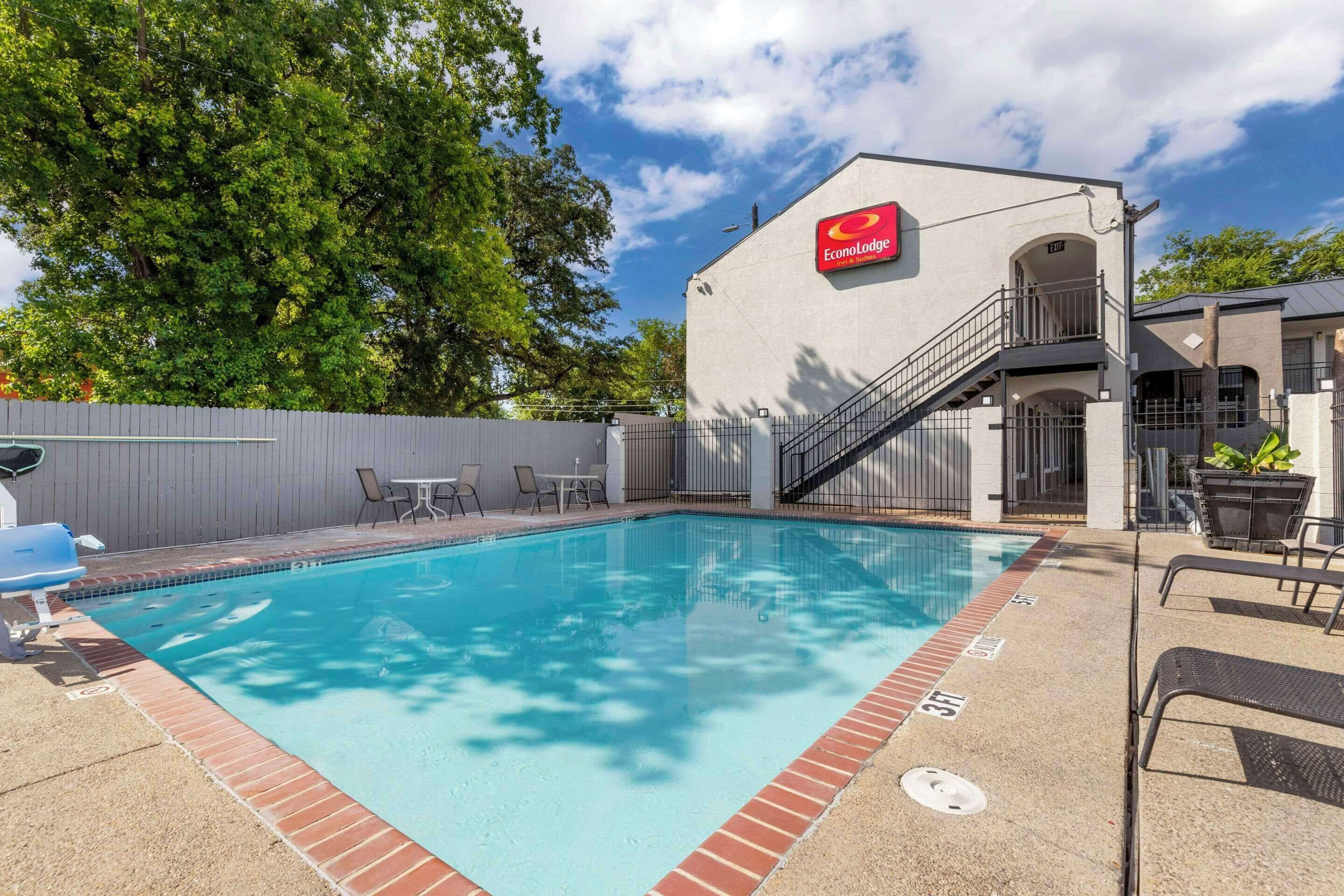 Photo - Econo Lodge Inn & Suites Near Lackland AFB