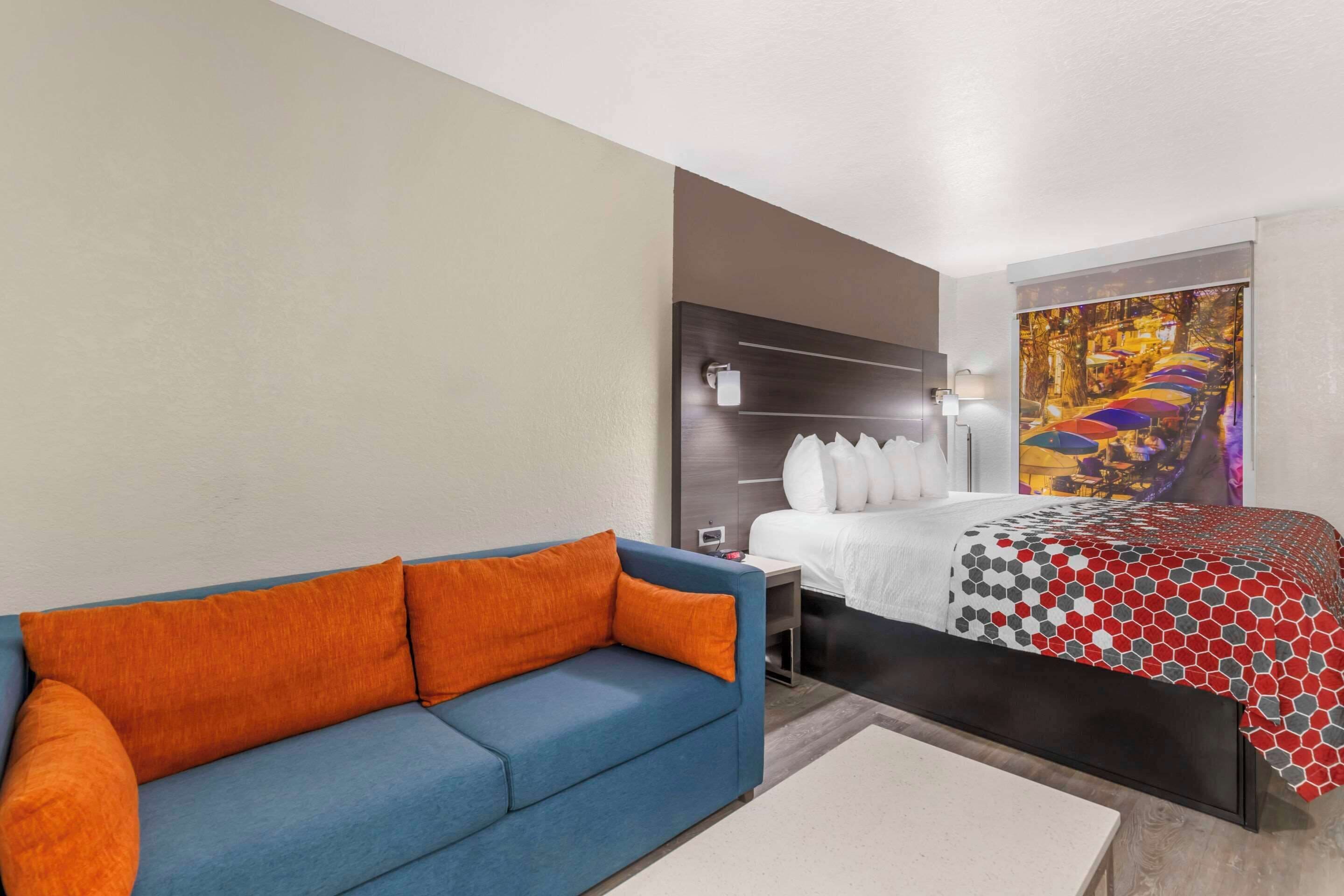 Photo - Econo Lodge Inn & Suites Near Lackland AFB