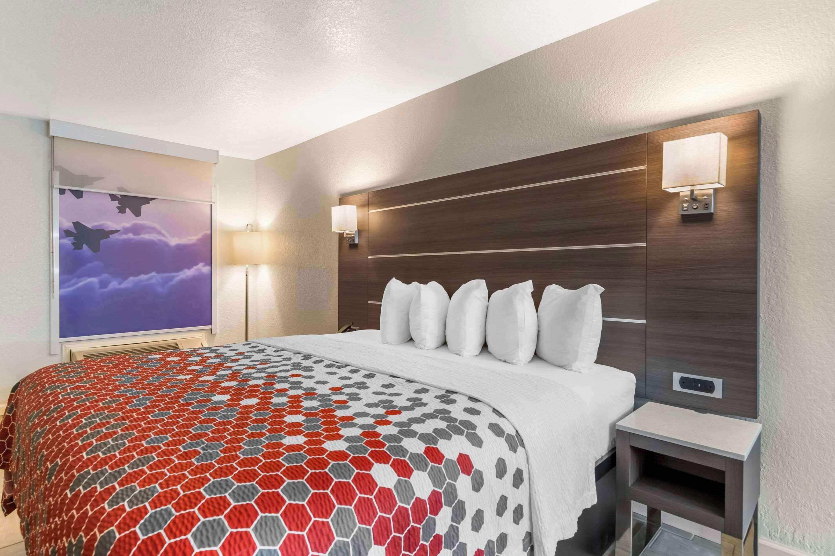 Photo - Econo Lodge Inn & Suites Near Lackland AFB