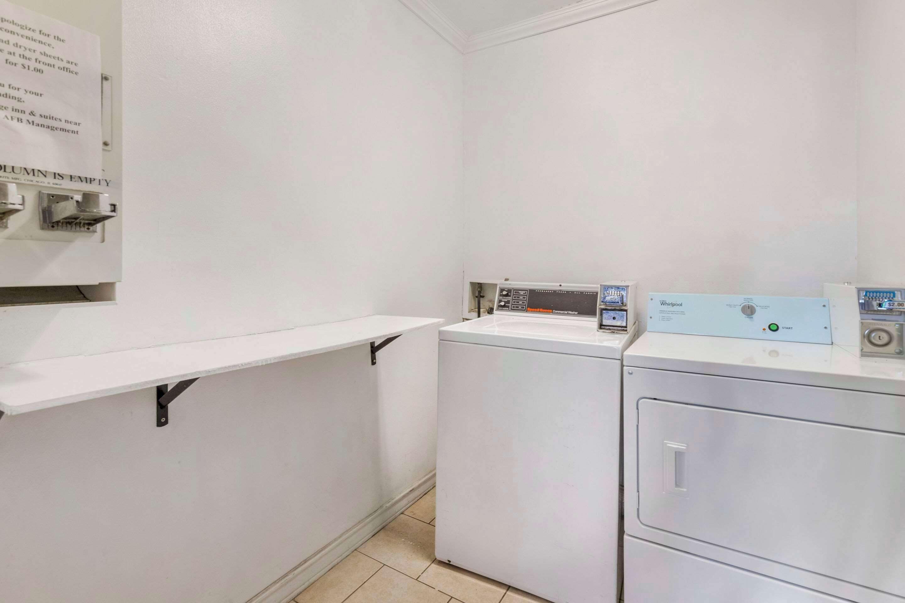 Photo - Econo Lodge Inn & Suites Near Lackland AFB