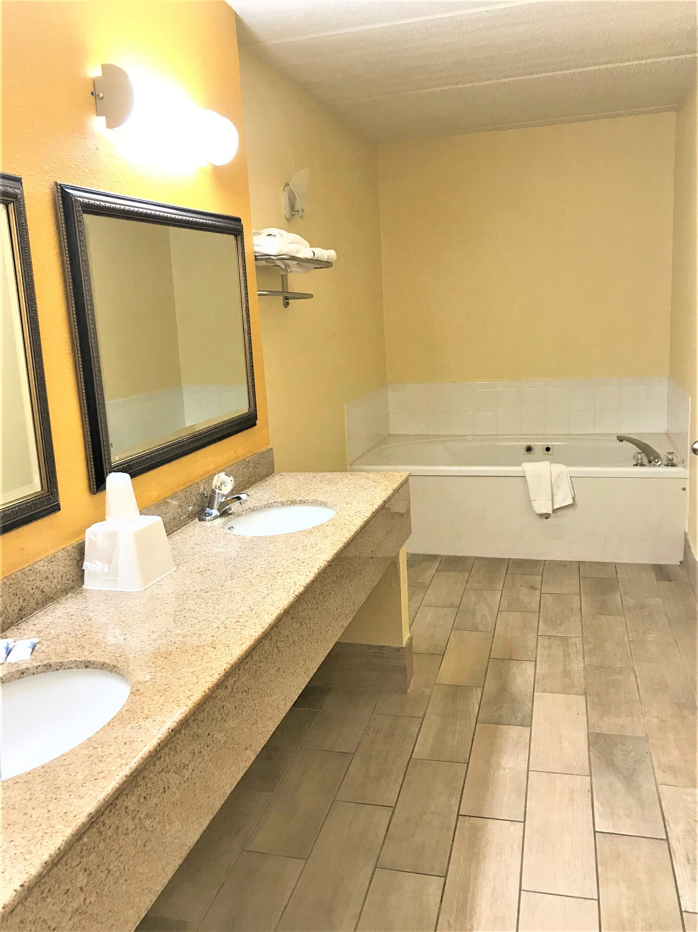 Photo - Days Inn by Wyndham Ridgeland South Carolina