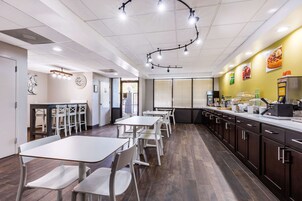 Café da manhã continental grátis todos os dias