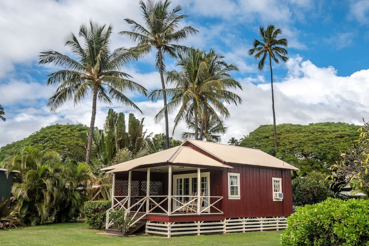 Coast Cottage, 1 Bedroom, Oceanfront (King or Queen) | 3 bedrooms, in-room safe, individually decorated, individually furnished