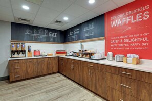 Buffet déjeuner gratuit tous les jours
