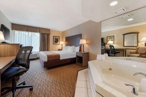 Standard Room, 1 King Bed, Non Smoking, Jetted Tub | 1 bedroom, iron/ironing board, free cribs/infant beds, WiFi