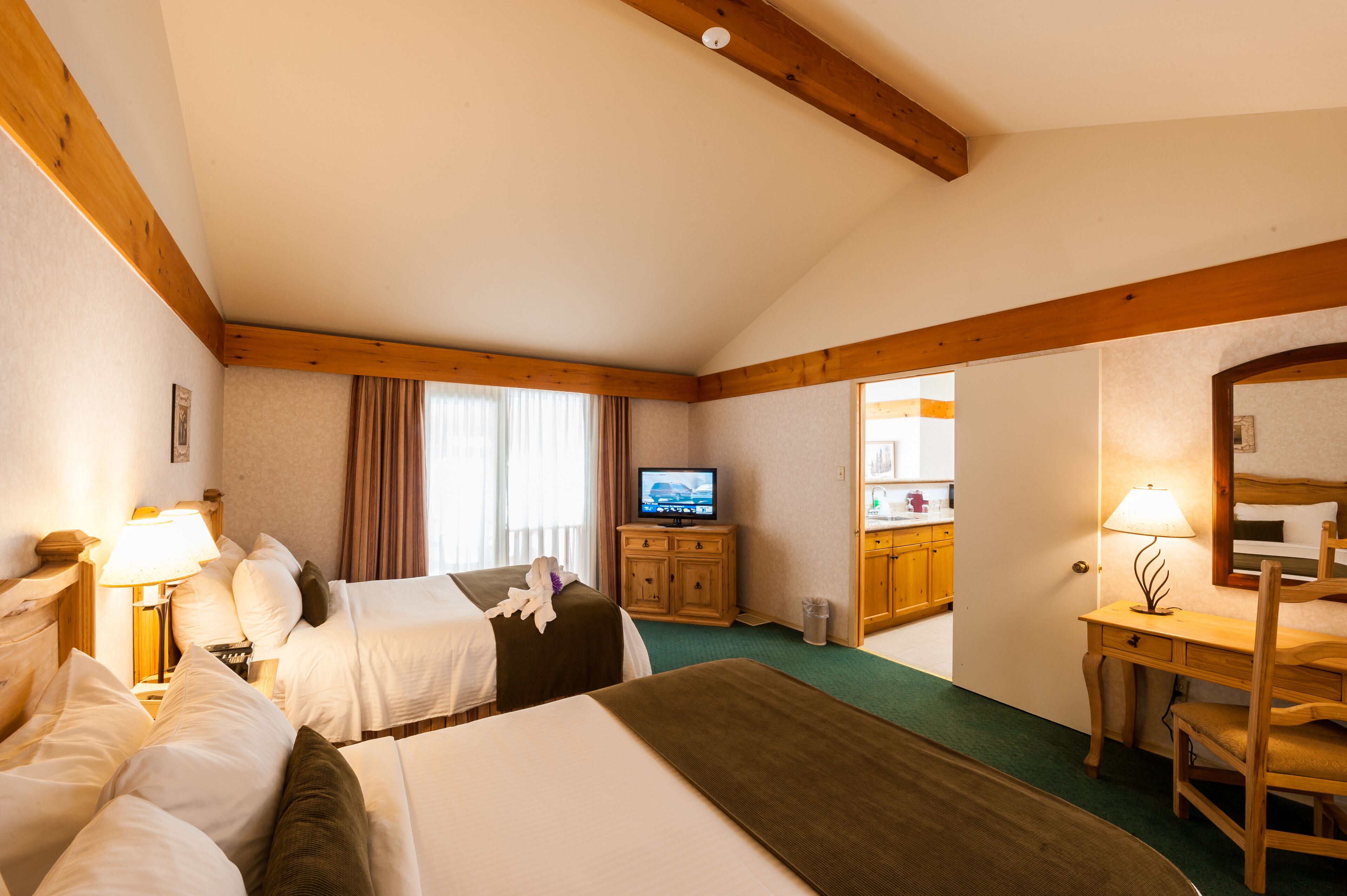 Pinestone Resort & Conference Centre, Dysart et al: Hotel Reviews ...