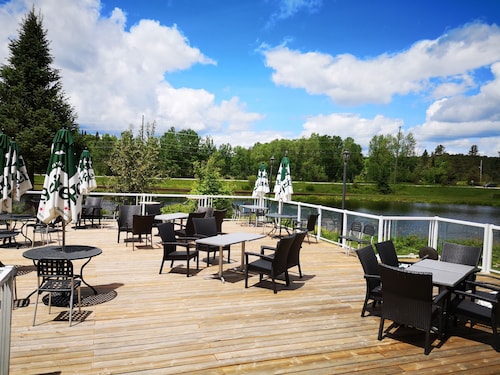 Pinestone Resort & Conference Centre