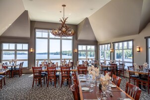 3 restaurantes, café da manhã, culinária americana