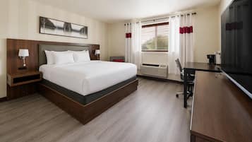 Premium bedding, in-room safe, desk, iron/ironing board