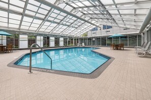 Indoor pool - Quality Inn and Conference Centre (Pembroke)