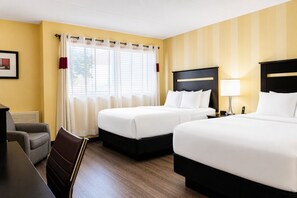 Chambre Standard, 2 grands lits, non-fumeur | Literie de qualité, coffre-fort, bureau, fer et planche à repasser
