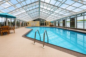 Indoor pool - Quality Inn and Conference Centre (Pembroke)