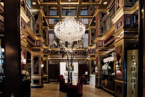 Windsor Arms Hotel