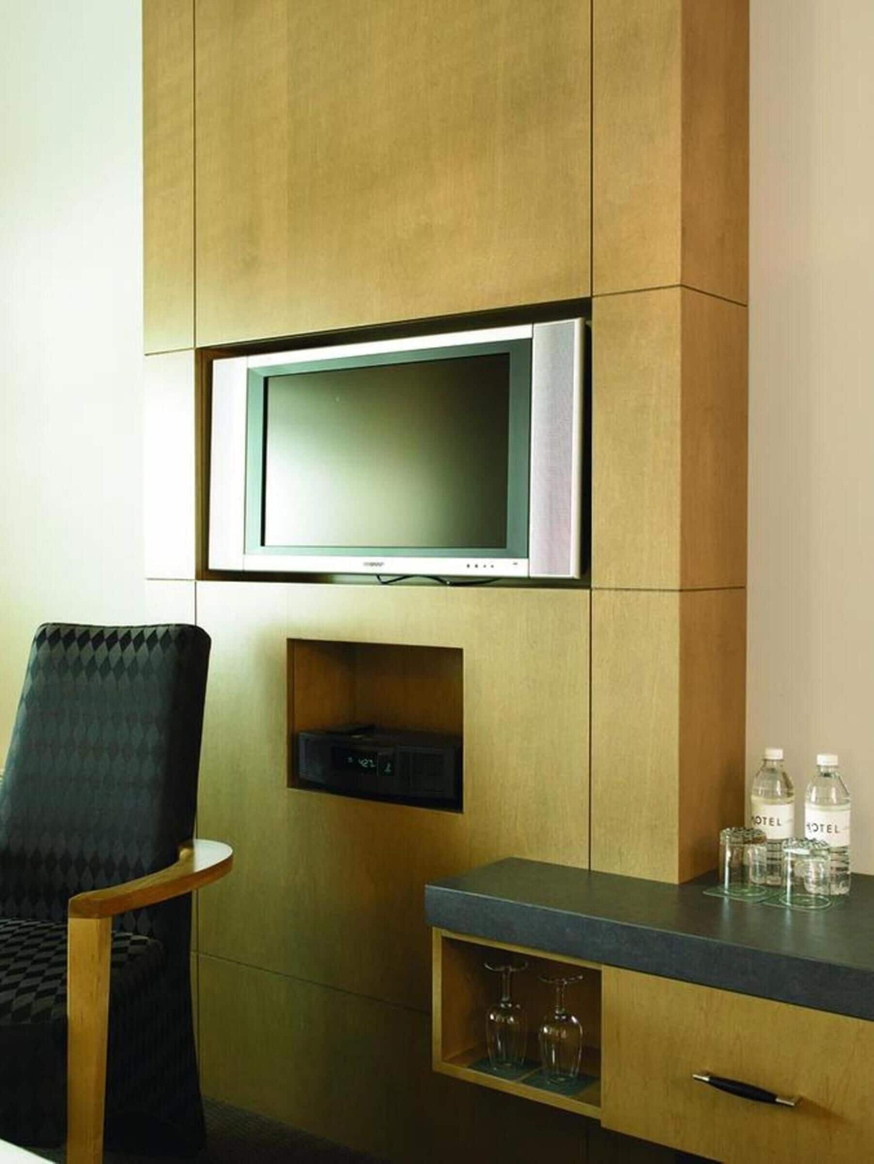 26-inch tv with cable channels