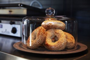 Cooked-to-order breakfast for a fee