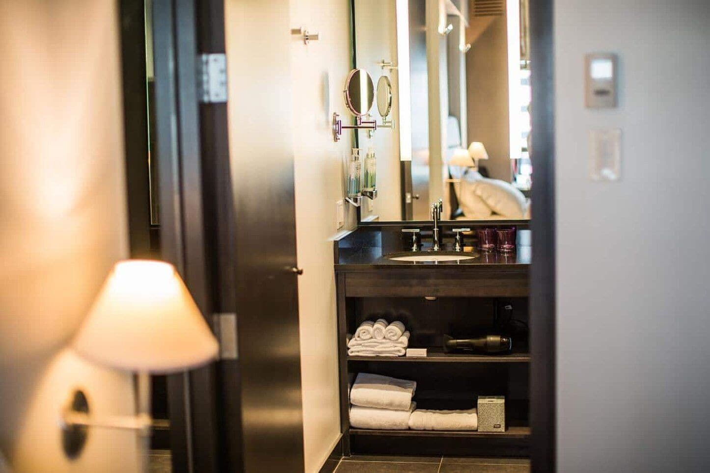 1 bedroom, egyptian cotton sheets, down duvets, individually decorated