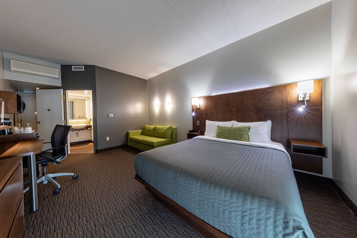 Chambre Urbaine, 1 grand lit, accessible aux personnes à mobilité réduite
