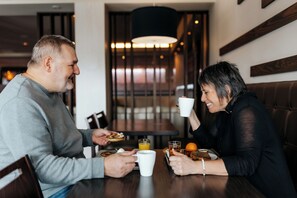 Desayuno continental todos los días (con cargo)
