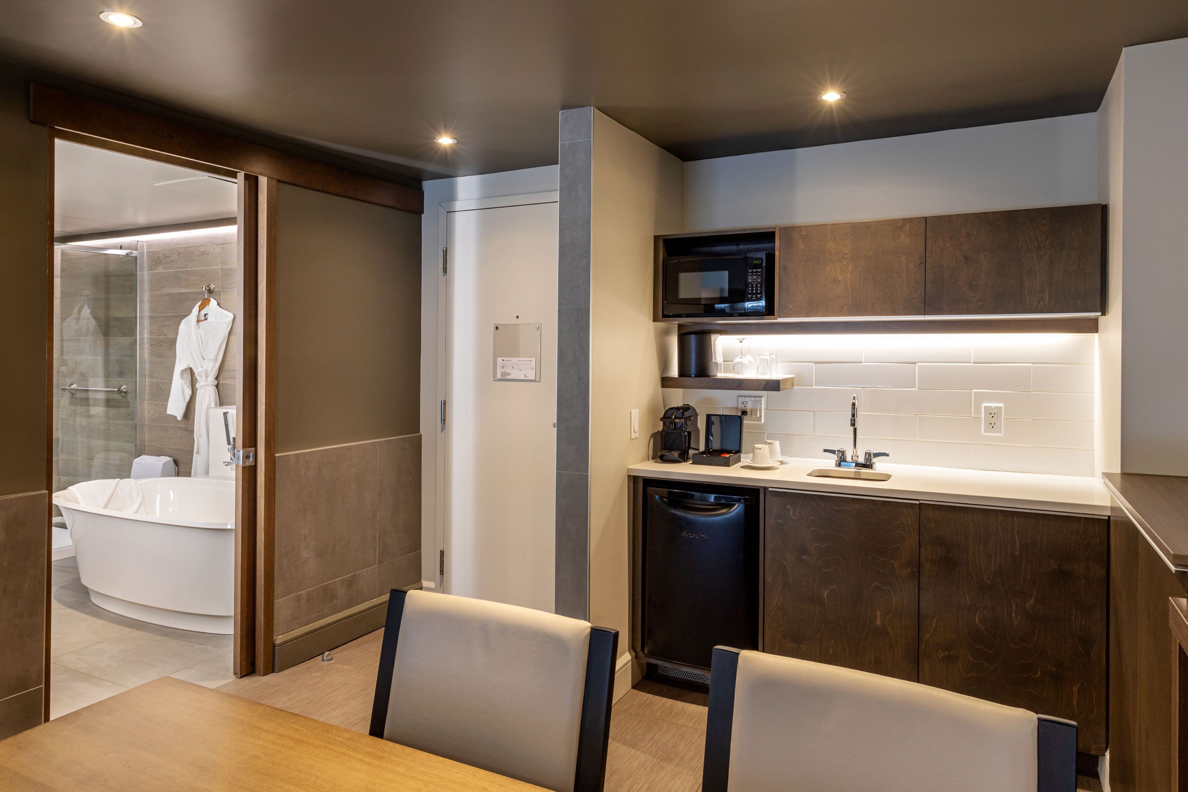 family suite | 1 bedroom, premium bedding, desk, iron/ironing board