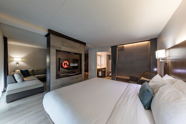 Studio, 1 King Bed | Premium bedding, desk, iron/ironing board, free WiFi - Hôtel & Suites Normandin Quebec (Québec City)
