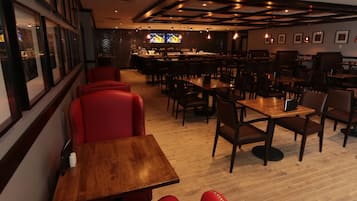 Aperto a colazione e cena, cucina americana